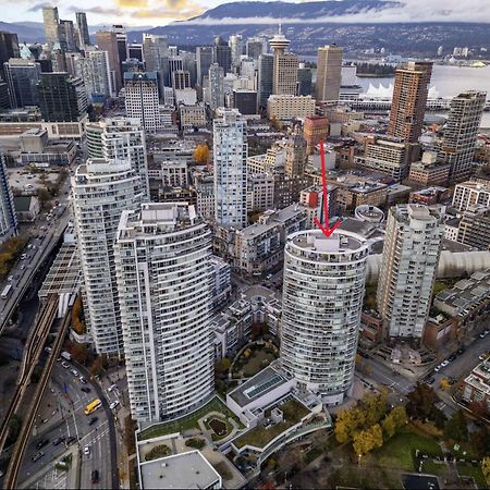 Lovely One-Bedroom Apartment With Pool, Hot Tub, And Gym In The Heart Of Downtown, Skytrain 3Min Away Vancouver Bagian luar foto